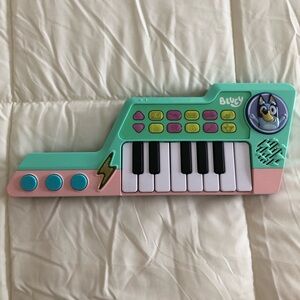Bluey Musical Keyboard Toy - Green and Pink